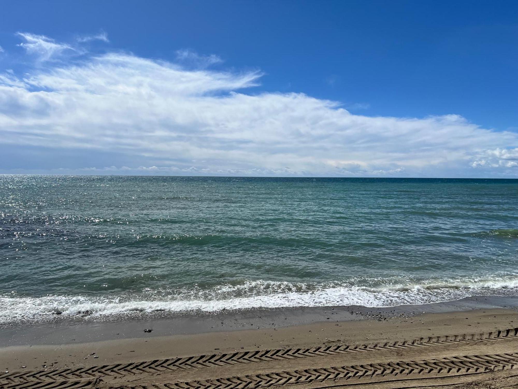 Newly Renovated 2 Bedroom Beachfront House Sitio de Calahonda Exterior foto